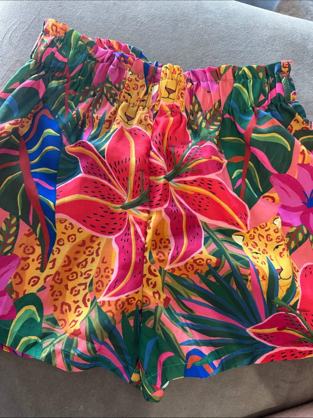 Tropical Floral Elastic Waist Women’s Shorts - Pink & Green